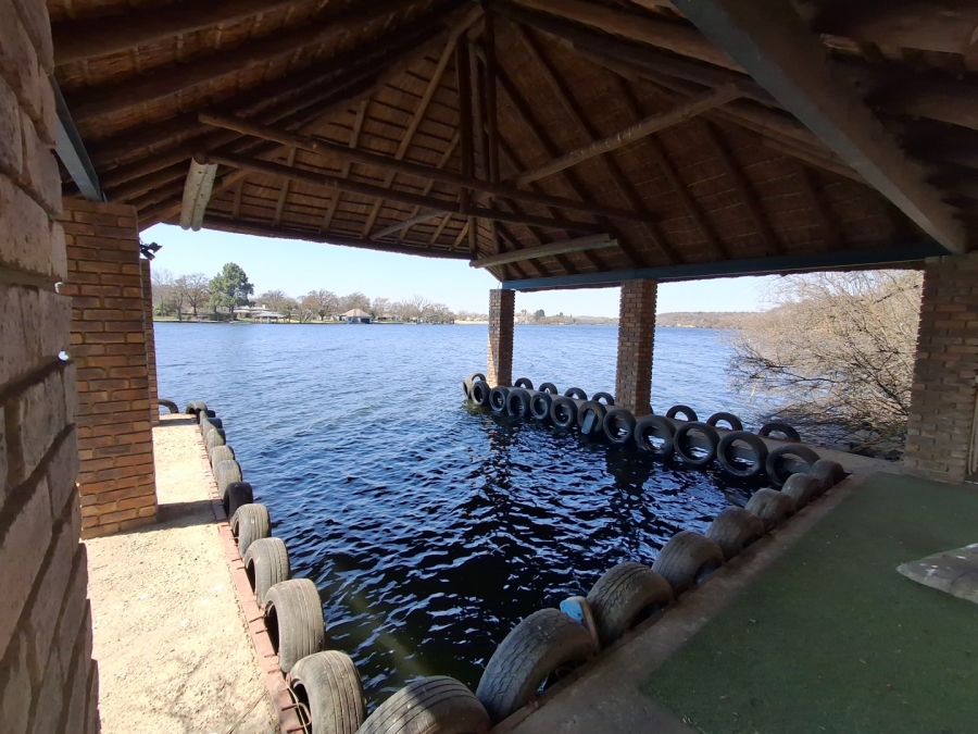 4 Bedroom Property for Sale in Boschenvaal River Front Lodges Free State